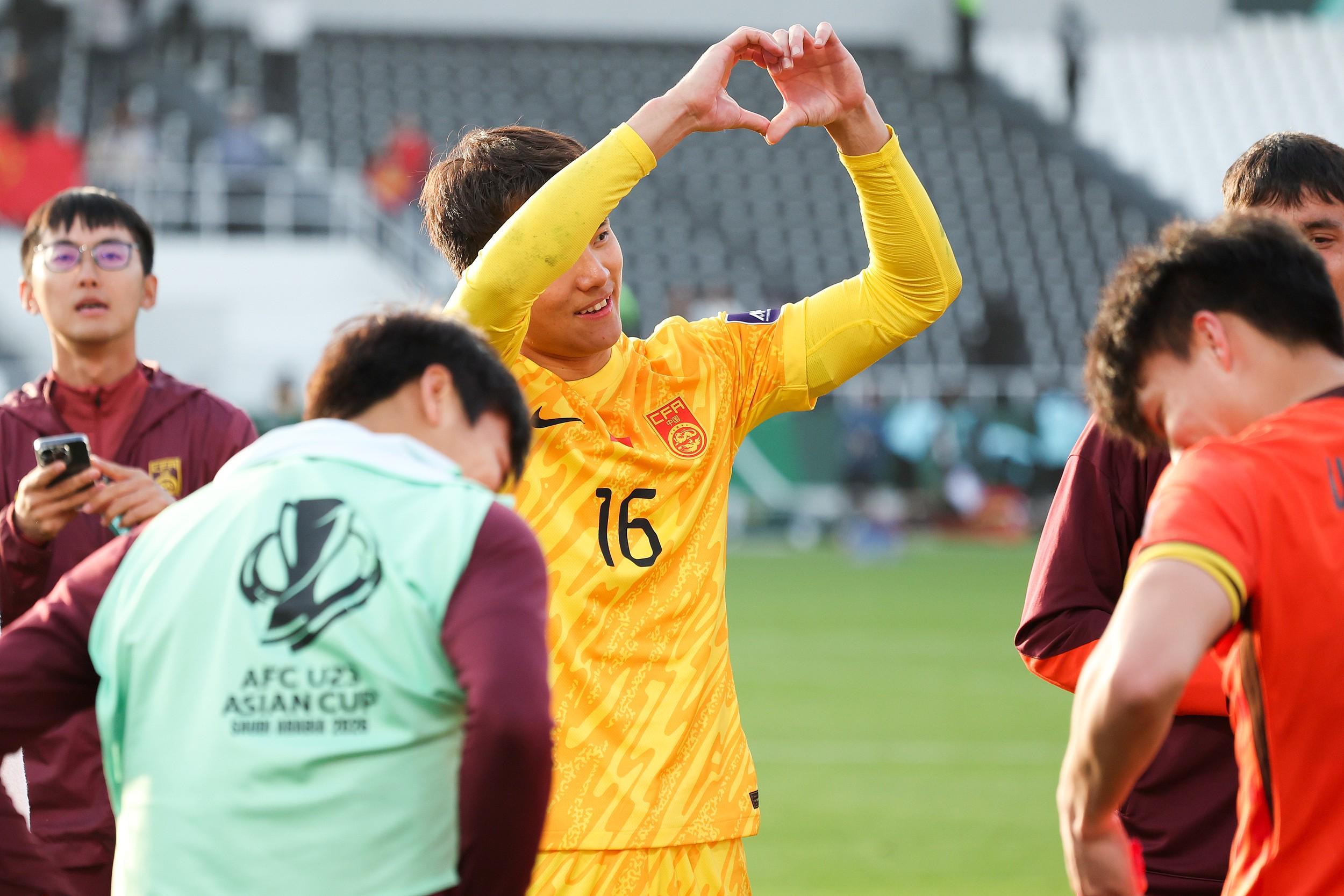 Kaiyun APP-比赛中险自摆乌龙，拜合拉木赛后现身李昊社媒评论：门神