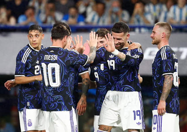 开云入口-5-0！阿根廷5连胜：梅西破门 主动让点球 38岁老将洒泪告别|莱昂内尔·梅西|尼古拉斯·奥塔门迪|赞比亚|阿尔瓦雷斯|阿尔马达_新浪体育_新浪新闻